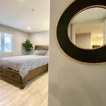 Stylish Hollywood Townhouse - Ideal Location